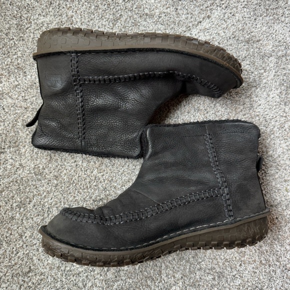 Sorel Black Insulated Footwear - Picture 2 of 4